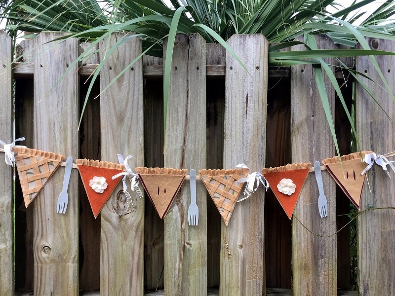 fall decor project - thanksgiving pie banner