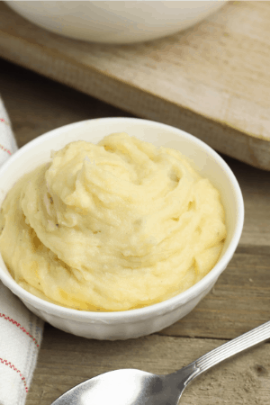 mashed potato in bowl - cheap thanksgiving sides