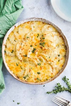 scalloped potatoes in a dish