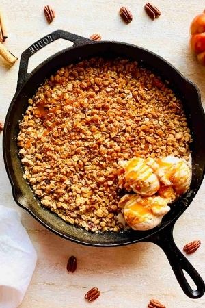 apple crisp in an iron skillet