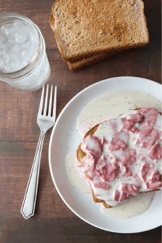 Cream Chipped Beef on Toast - Cheap and Easy Dinner Recipes