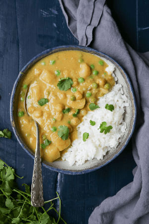 budget slow cooker meals - lentil & chickpea curry