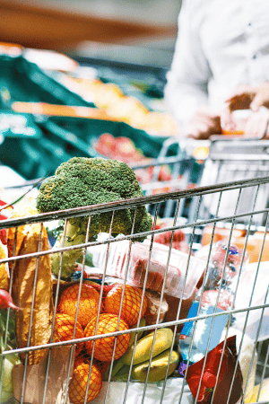 vegetables in a grocery cart