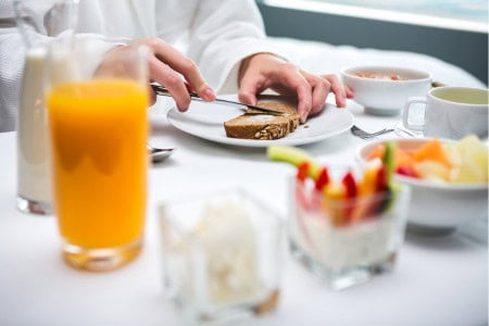 hotel breakfast ideas with toast and juice