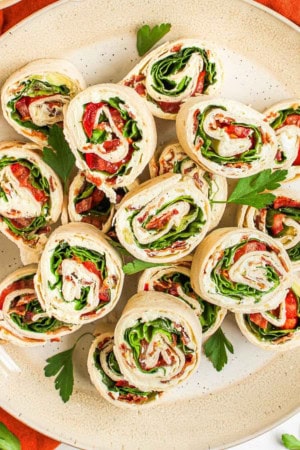 cold lunch ideas - creamy BLT pinwheels