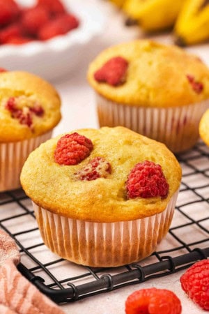 banana raspberry muffins