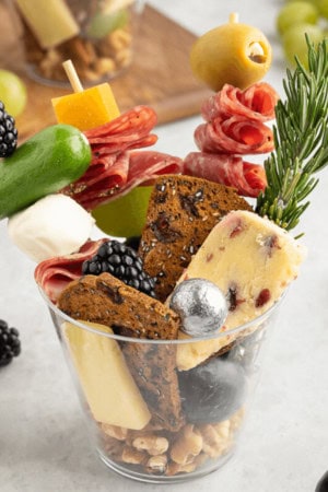 picnic food ideas - charcuterie cups