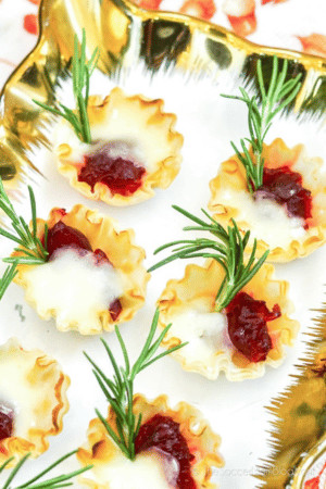 fall appetizers - cranberry Brie bites