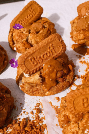 fall baking - Biscoff crunch cookies